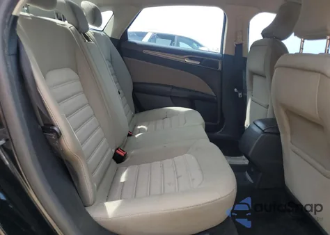 2018 Ford Fusion S z USA, uszkodzony, nr VIN 3FA6P0G73JR157490